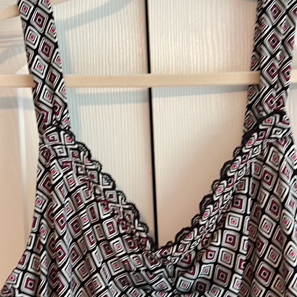 WHBM sleeveless tank. Black, white, hot pink with black lace at neckline - Picture 4 of 6